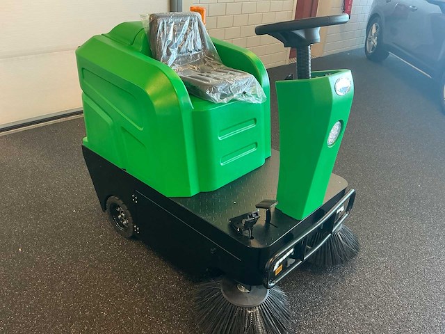 2024 stahlwerk sw1250 zelfrijdende veegmachine - afbeelding 15 van  16