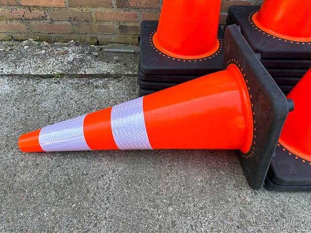 2024 stahlworks verkeerskegel / verkeerspion (25 stuks) - afbeelding 5 van  6