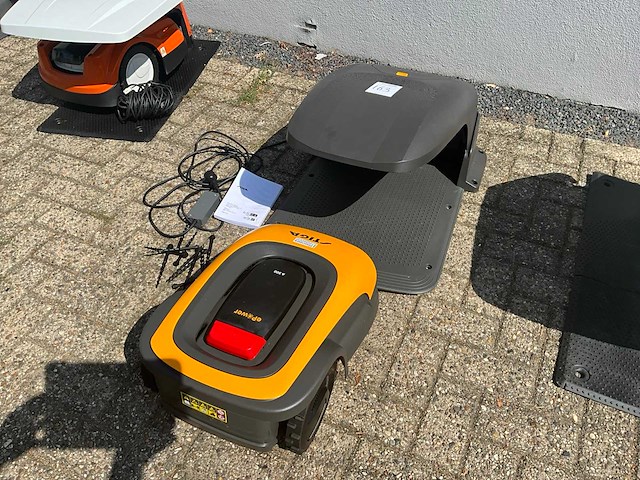 2024 stiga a300 robotmaaier - afbeelding 1 van  7