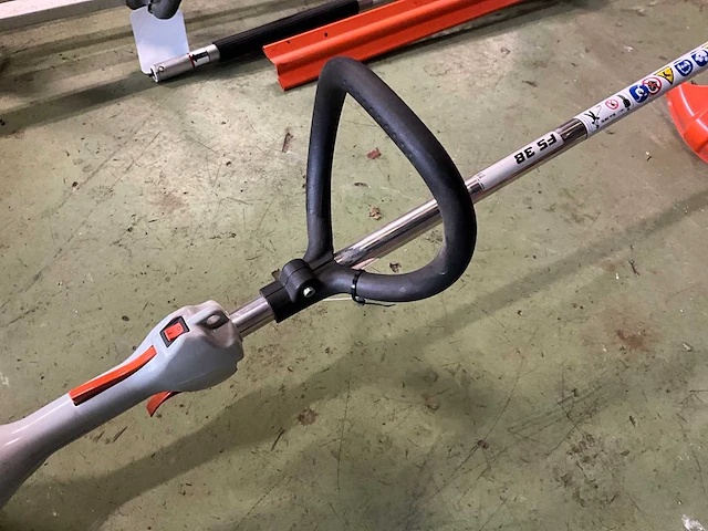 2024 stihl fs 38 trimmer/ bosmaaier - afbeelding 3 van  5