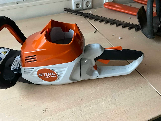 2024 stihl hsa 100 accu heggenschaar - afbeelding 2 van  5