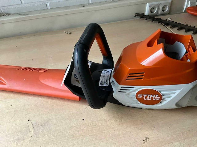 2024 stihl hsa 100 accu heggenschaar - afbeelding 3 van  5
