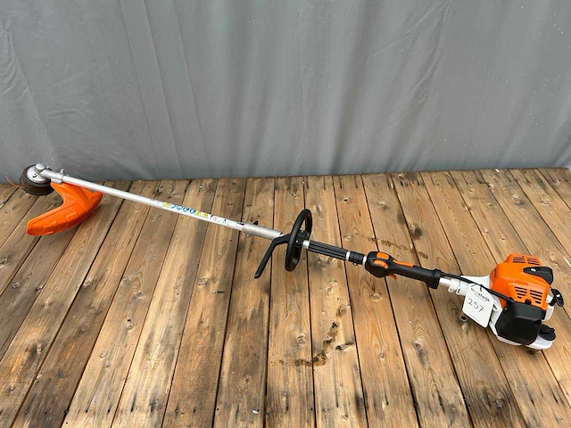 2024 stihl km 94 rc combimachine incl bosmaaier aanbouwdeel - afbeelding 1 van  3