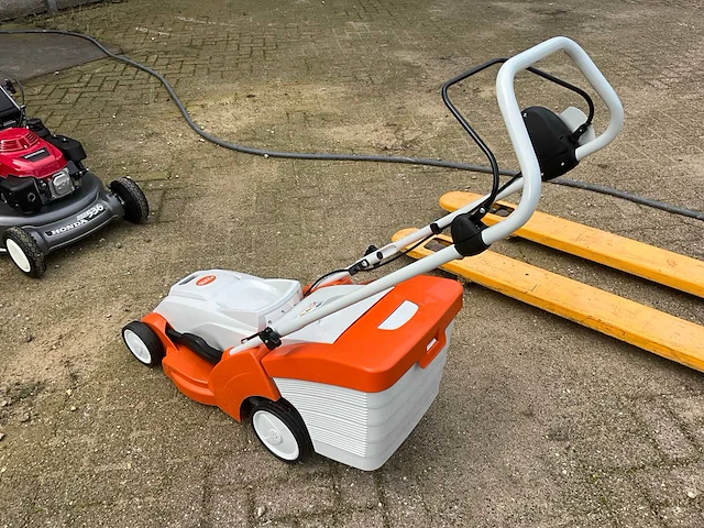 2024 stihl rma 239 accu grasmaaier - afbeelding 4 van  11