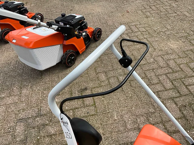 2024 stihl rma 239 accu grasmaaier - afbeelding 7 van  11