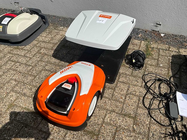 2024 stihl rmi 422 p robotmaaier - afbeelding 1 van  8