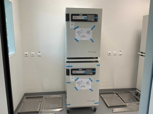 2024 thermowetenschappelijke heracell vios 160i cr laboratorium co2-incubator (2x) - afbeelding 1 van  2