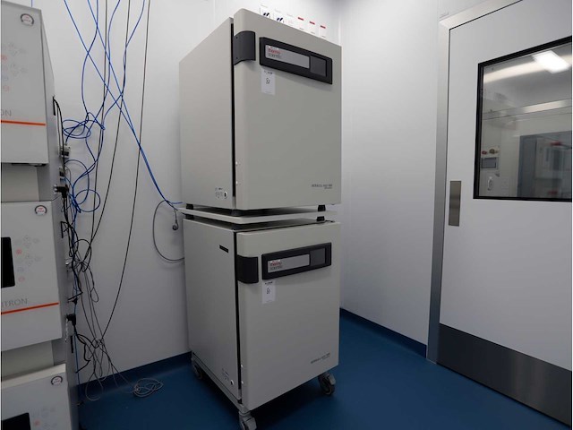 2024 thermowetenschappelijke heracell vios 160i cr laboratorium co2-incubator (2x) - afbeelding 1 van  9