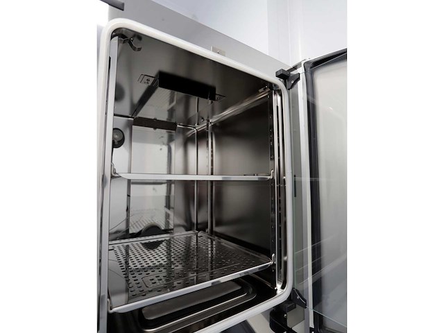 2024 thermowetenschappelijke heracell vios 160i cr laboratorium co2-incubator (2x) - afbeelding 4 van  9