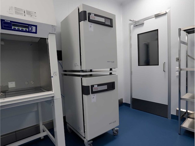 2024 thermowetenschappelijke heracell vios 160i cr laboratorium co2-incubator (2x) - afbeelding 1 van  9