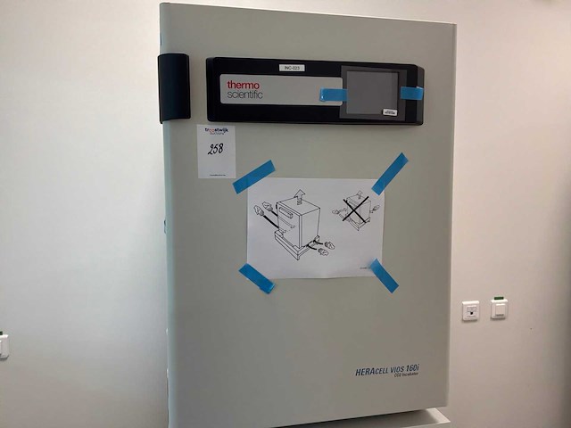 2024 thermowetenschappelijke heracell vios 160i cr laboratorium co2-incubator (2x) - afbeelding 1 van  3