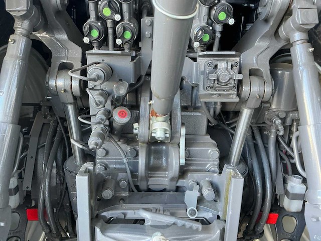 2024 valtra q265 direct unlimited vierwielaangedreven landbouwtractor - afbeelding 7 van  56