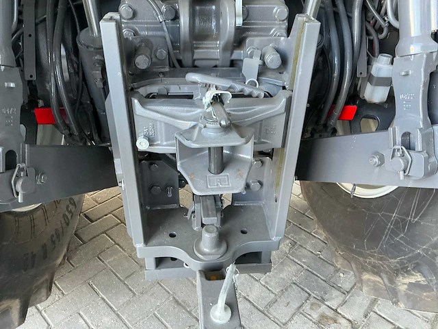 2024 valtra q265 direct unlimited vierwielaangedreven landbouwtractor - afbeelding 8 van  56