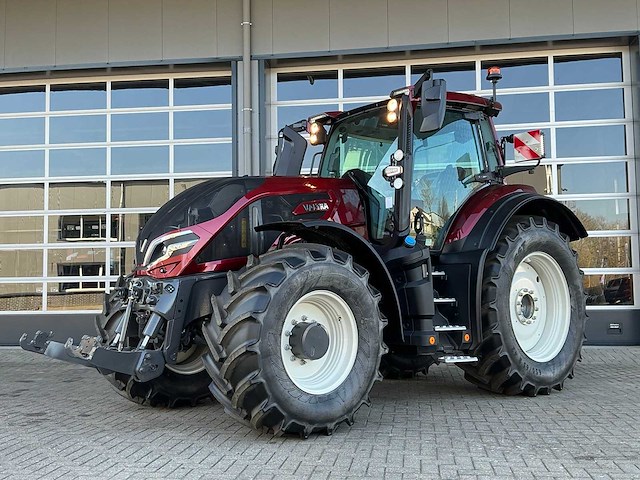 2024 valtra q265 direct unlimited vierwielaangedreven landbouwtractor - afbeelding 1 van  56