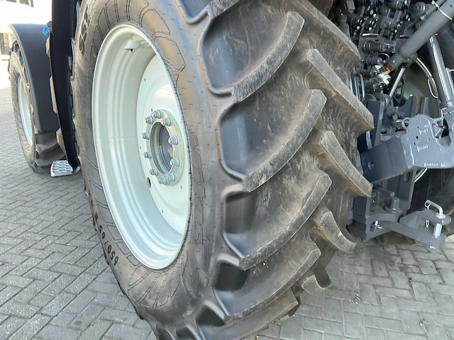 2024 valtra q265 direct unlimited vierwielaangedreven landbouwtractor - afbeelding 14 van  56