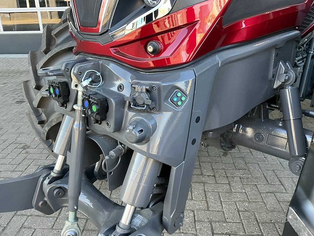 2024 valtra q265 direct unlimited vierwielaangedreven landbouwtractor - afbeelding 17 van  56