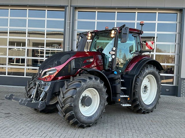 2024 valtra q265 direct unlimited vierwielaangedreven landbouwtractor - afbeelding 12 van  56