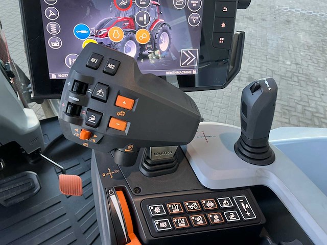 2024 valtra q265 direct unlimited vierwielaangedreven landbouwtractor - afbeelding 37 van  56