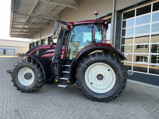 2024 valtra q265 direct unlimited vierwielaangedreven landbouwtractor - afbeelding 55 van  56