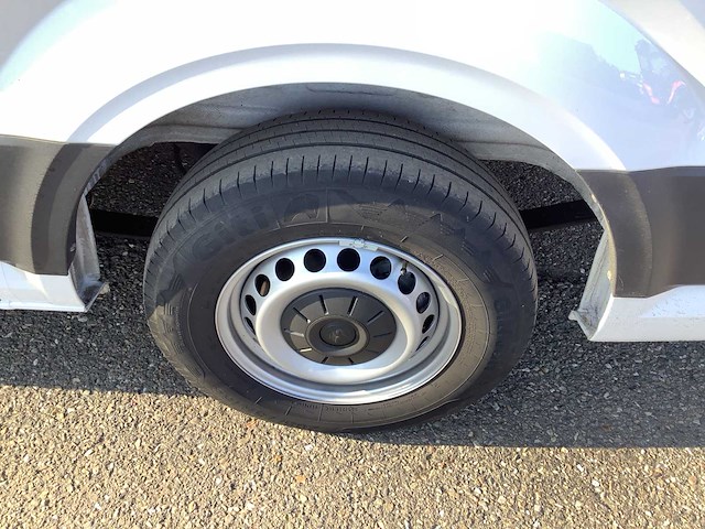 2024 volkswagen crafter 30 2.0 tdi bedrijfswagen v-90-dfn - afbeelding 2 van  35