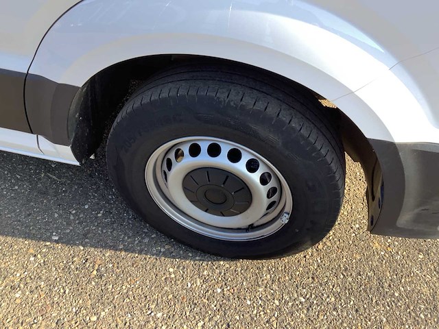 2024 volkswagen crafter 30 2.0 tdi bedrijfswagen v-90-dfn - afbeelding 4 van  35