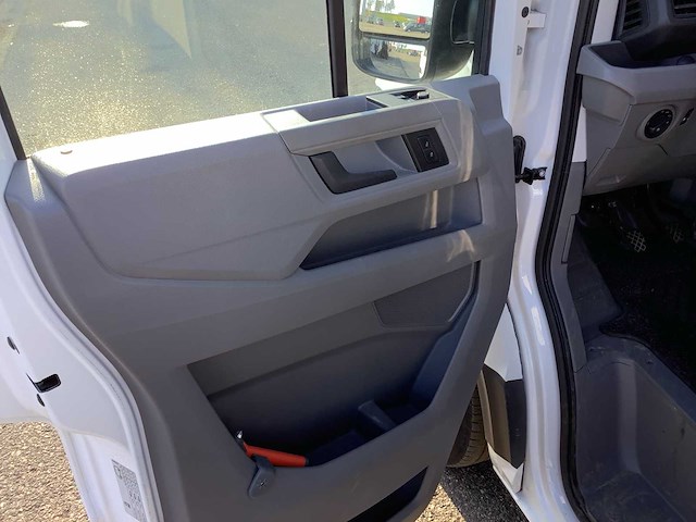 2024 volkswagen crafter 30 2.0 tdi bedrijfswagen v-90-dfn - afbeelding 6 van  35
