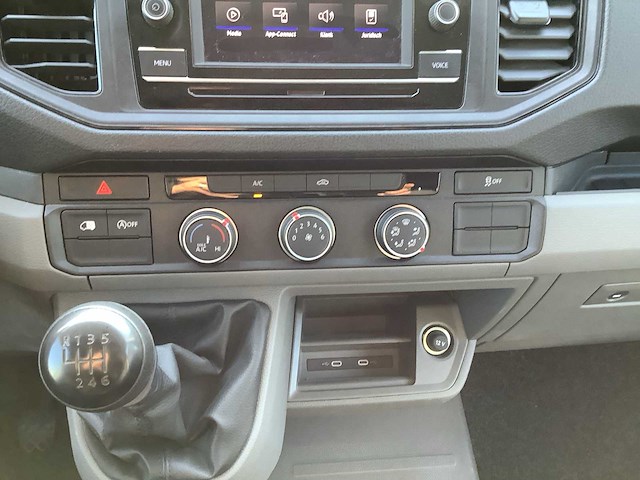 2024 volkswagen crafter 30 2.0 tdi bedrijfswagen v-90-dfn - afbeelding 16 van  35