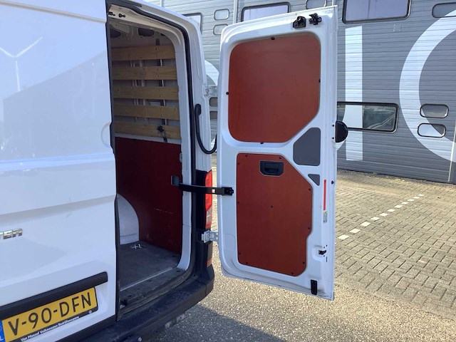 2024 volkswagen crafter 30 2.0 tdi bedrijfswagen v-90-dfn - afbeelding 20 van  35