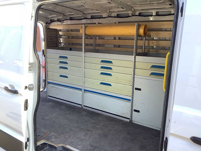 2024 volkswagen crafter 30 2.0 tdi bedrijfswagen v-90-dfn - afbeelding 24 van  35