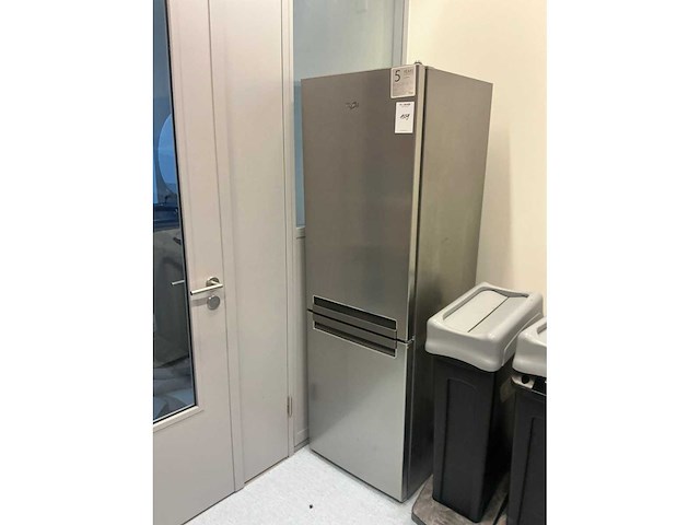 2024 whirlpool cb321w koelkast/vriezer combinatie - afbeelding 2 van  6