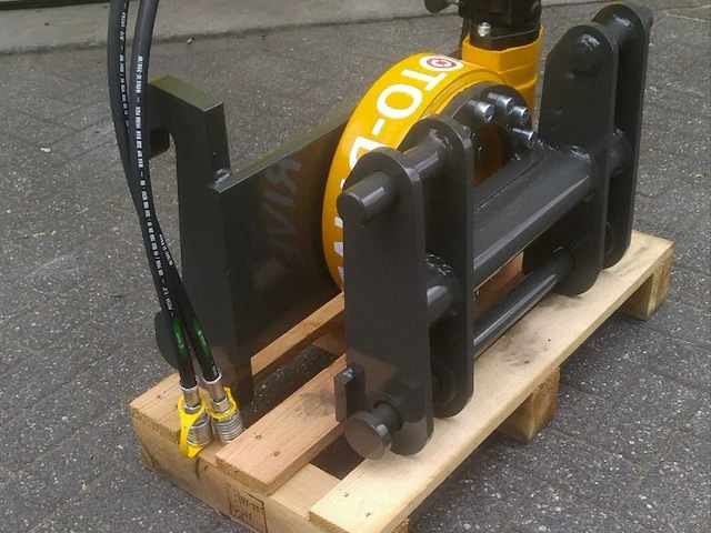 2025 - 360° hydraulische draaiadapter voor giant shovels – mechanische snelwissel - afbeelding 2 van  8