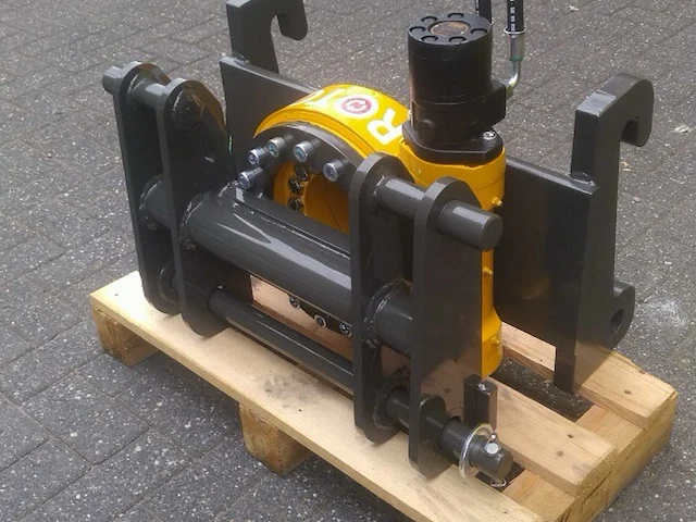2025 - 360° hydraulische draaiadapter voor giant shovels – mechanische snelwissel - afbeelding 7 van  8