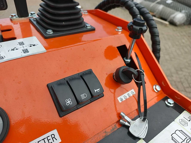 2025 - 36c - skidsteer loader - afbeelding 5 van  23