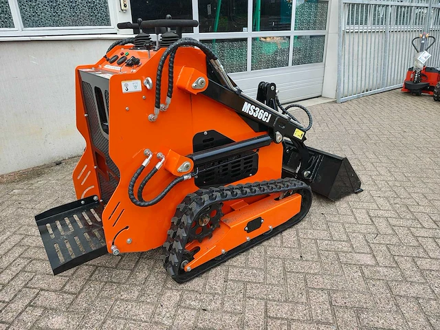 2025 - 36c - skidsteer loader - afbeelding 1 van  23