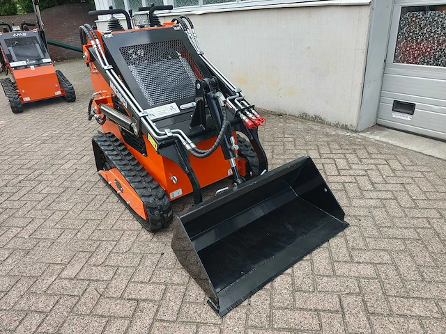 2025 - 36c - skidsteer loader - afbeelding 18 van  23