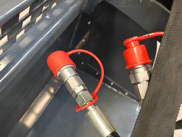 2025 - bak met klem voor minishovel, euro aansluiting - afbeelding 3 van  11