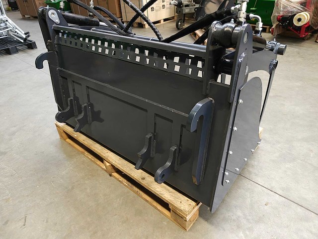 2025 - bak met klem voor minishovel, euro aansluiting - afbeelding 9 van  11