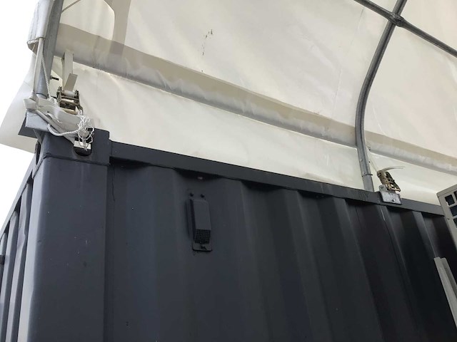 2025 - easy-going - (6x6x2 meter) - shelter overkapping / tent tussen 2 containers c2020 - afbeelding 26 van  28