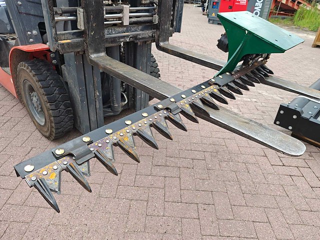 2025 - ef-150 - heggenschaar minigraver - afbeelding 1 van  6