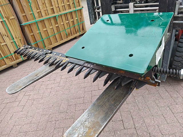 2025 - ef-150 - heggenschaar minigraver - afbeelding 2 van  6