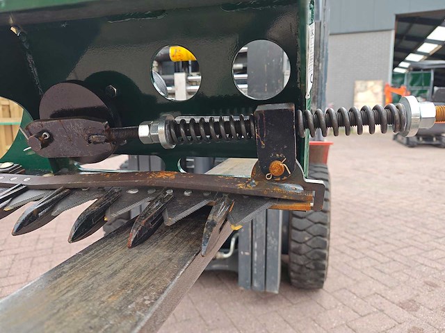 2025 - ef-150 - heggenschaar minigraver - afbeelding 6 van  6