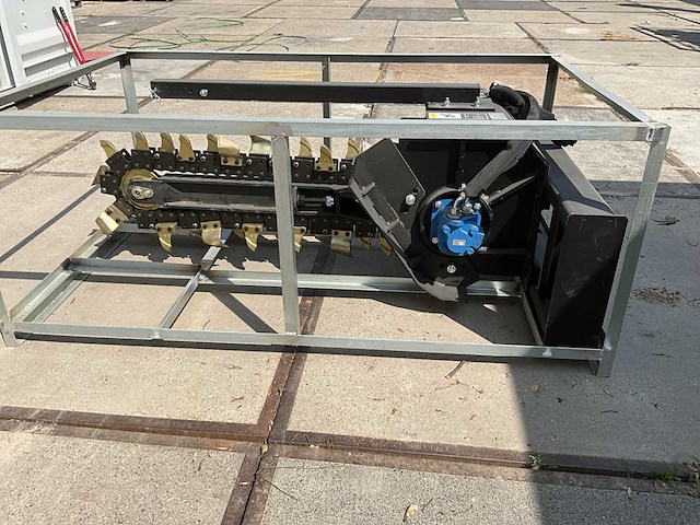 2025 - kettinggraver / - sleuvengraafmachine - afbeelding 1 van  13