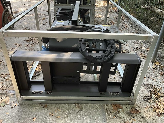 2025 - kettinggraver / - sleuvengraafmachine - afbeelding 13 van  13