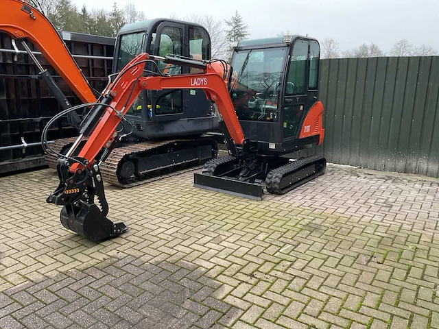 2025 - ladys dy30t kubota motor - afbeelding 28 van  33