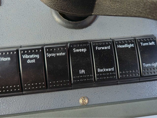 2025 - okg - dy-1400p - straatveegmachine - afbeelding 9 van  20