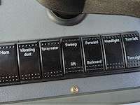 2025 - okg - dy-1400p - straatveegmachine - afbeelding 9 van  20