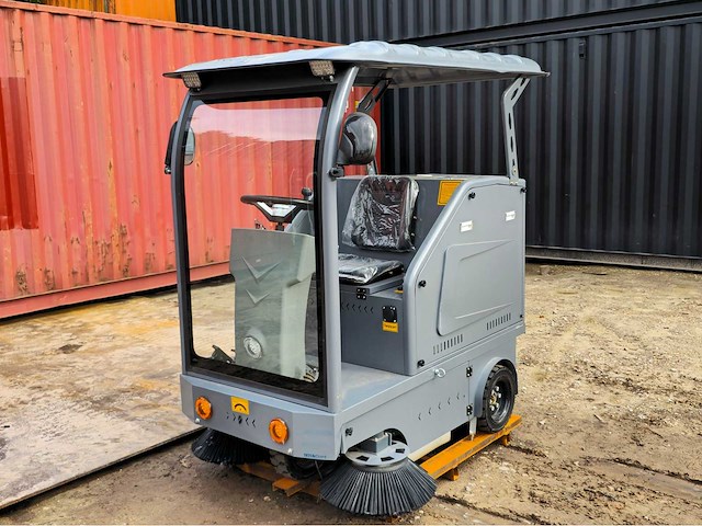 2025 - okg - dy-1400p - straatveegmachine - afbeelding 1 van  15