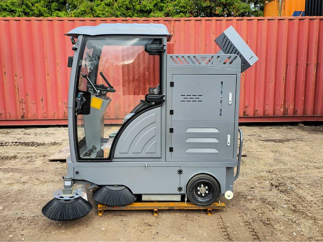 2025 - okg - dy-2000 - straatveegmachine - afbeelding 1 van  18