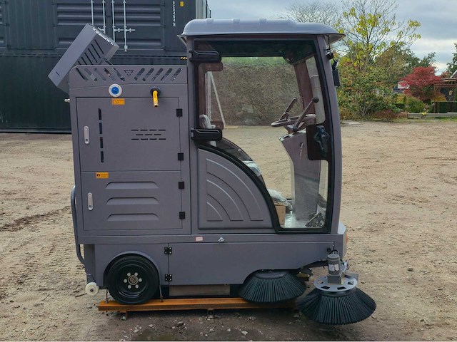 2025 - okg - dy-2000 - straatveegmachine - afbeelding 15 van  18
