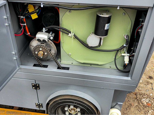 2025 - okg - dy-2000 - straatveegmachine - afbeelding 5 van  15